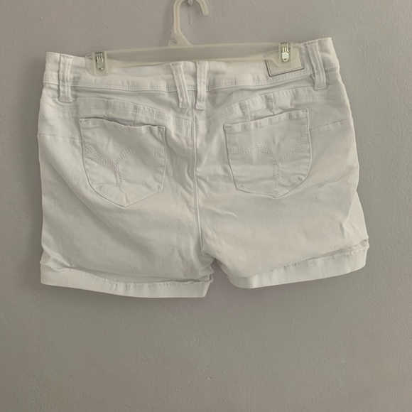 Shorts - Picture 2 of 3